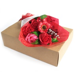 Buchet flori sapun in cutie - rosu - 25x13x6cm