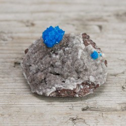 Cavansite 30-40mm metrikoarekin