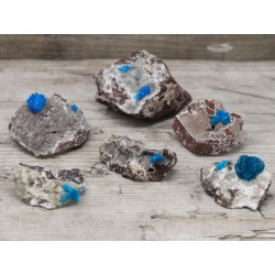 Cavansite avec des métriques de 30-40 mm