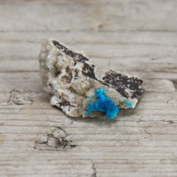 Cavansite avec des métriques de 30-40 mm