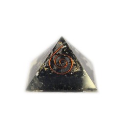 Pq. Orgonite piramide 25 mm edelstenenchips en koper