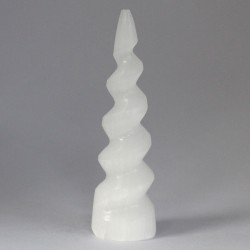 Torre a spirale in corno di unicorno in selenite - 15 cm