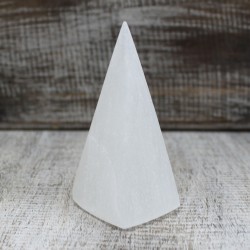 Piramide di selenite - 10 cm