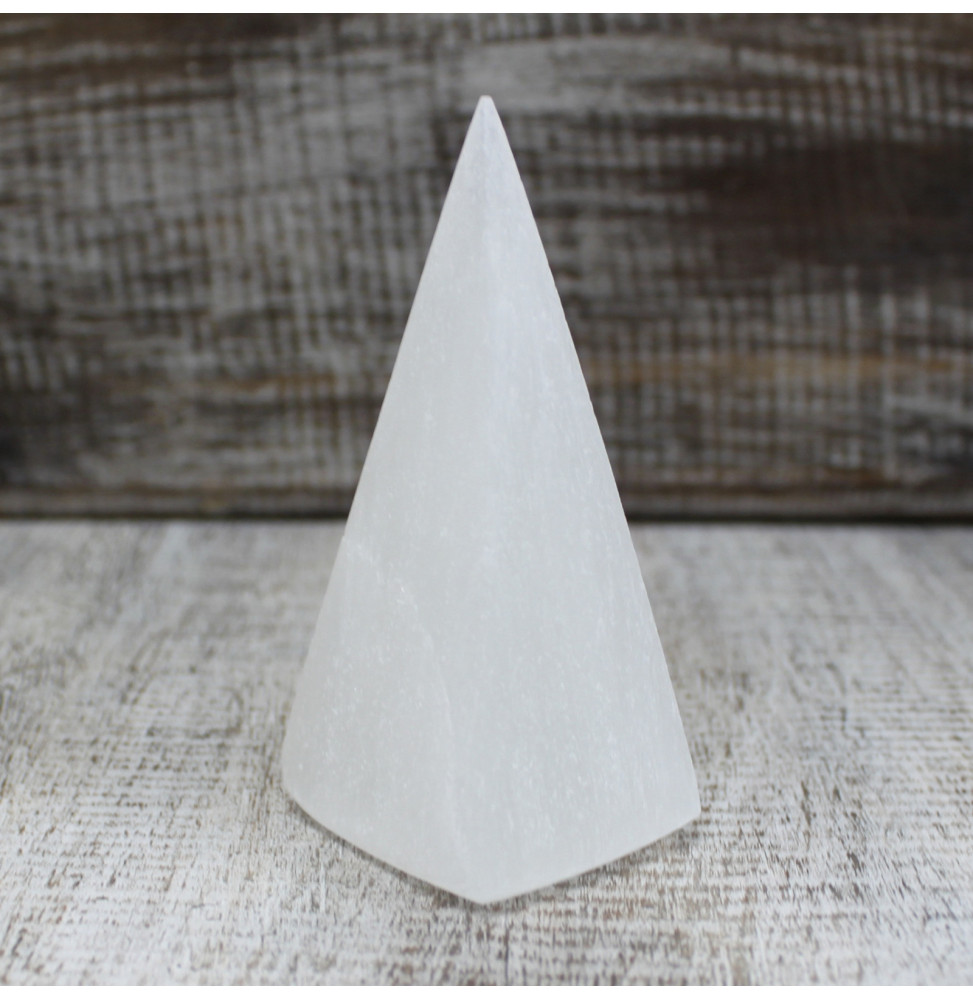 Pirámide de selenita - 10 cm
