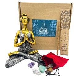 KIT NAMASTE - KIT DE MEDITACIÓN (FIGURA DE IOGA, INCENSO DE PALO SANTO E 7 PEDRAS NATURAIS)