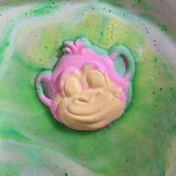 Fun Bath Bomb - Affe - Guave und Erdbeere - 90g