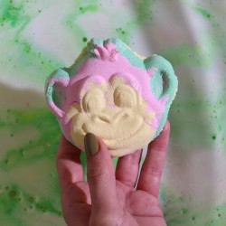 Fun Bath Bomb - Affe - Guave und Erdbeere - 90g