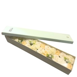 Caixa Extra Longa - Bênçãos de Casamento - Branco e Marfim - Buquê de Flores de Sabonete - 50x8x9,5cm