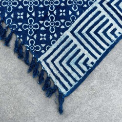 Pătură indigo realizată manual - 170x120cm - Placi Kasba - 100% bumbac