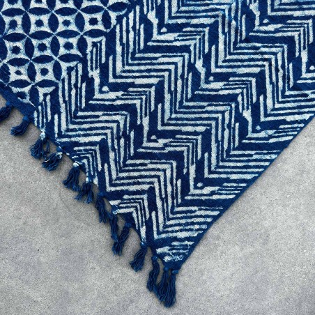 Manta Indigo Hecha a Mano - 170x120cm - Namoona Waves - 100% Algodón