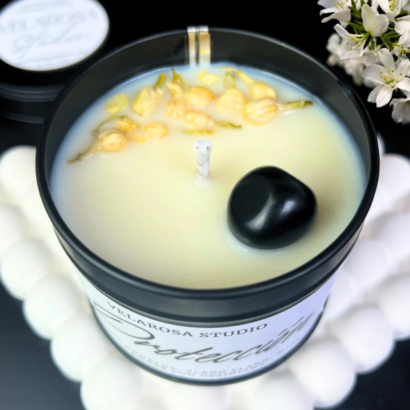 Handwerklich hergestellte aromatische Sojakerze in einer "Schutz"-Dose mit andalusischem Jasmin, Ylang Ylang und Honig - Velaros-VELAROSA STUDIO KERZEN-HOSTENATURA