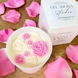 Handmade soy aromatic candle in "Vanilla & Pink" can - Velarosa Estudio - 300ml