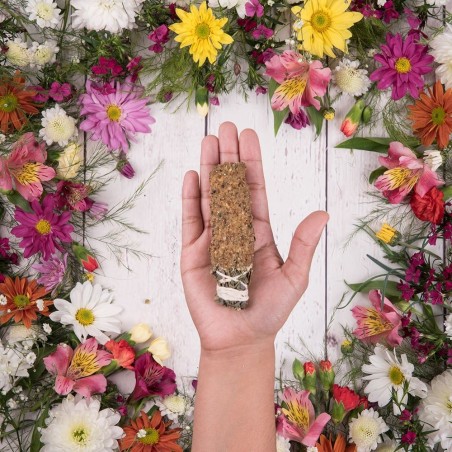 SAHUMITO SAGRADA MADRE - MIRRA E PALO SANTO - LIMPEZA E HARMONIA - ERVAS E RESINAS NATURAIS - FEITO À MÃO