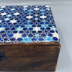 Caixa Grande de Madeira Cerâmica Esmaltada - 20x15x7.5cm - Estrelas Azuis