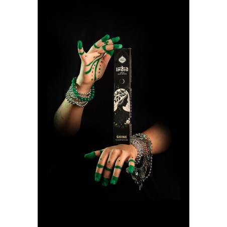 Indien Weihrauch Black Glow Holy Mother Shine Illumination - 8 dicke Stäbchen
