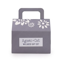 Agnes & Cat Lake Breeze Welzijnscadeauset - Handgemaakte zeep, vaste shampoo, lippenbalsem en roll-on olie