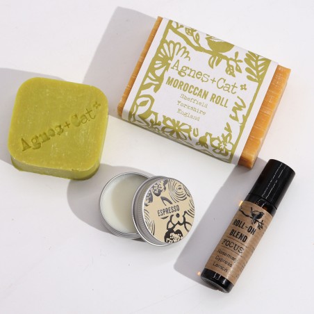 Set de Regalo Bienestar Agnes & Cat Mañana Marroquí - Jabón Artesanal, Champú Sólido, Bálsamo Labial y Roll-on Aceite