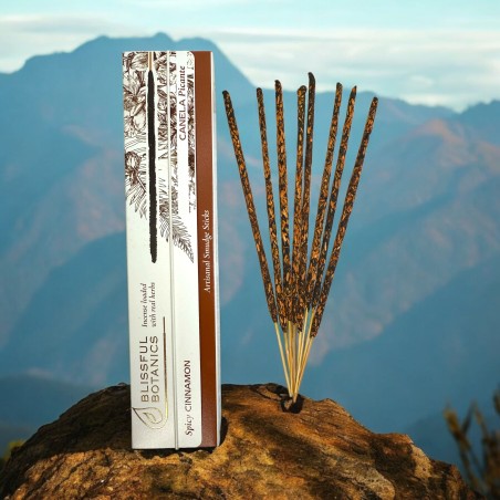 Blissful Botanics TULASI Artisan Natural Zimt Bio Räucherstäbchen - Würziger Zimt - 8 Bio Räucherstäbchen