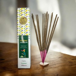 يمزج Happiness Blissful بين Vijayshree Cedar و Patchouli و اللبان البخور العضوي - علبة 25 غرام.