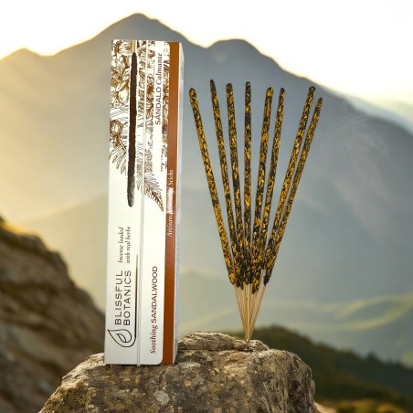 Encens Bois de Santal Bio Blissful Botanics TULASI Natural Artisan - Bois de Santal Apaisant - 8 bâtonnets d’encens bio