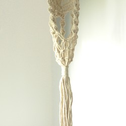 Macrame plantenbak - lang met rotan hoepel