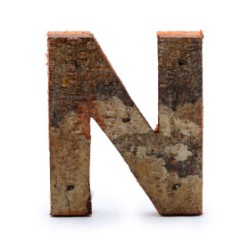 Literă din scoarță rustică - "N" (12) - Mic 7cm