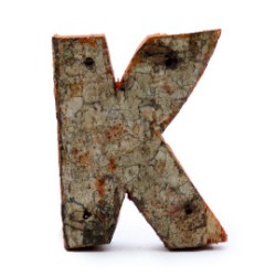 Lettera in corteccia rustica - "K" (12) - Piccola 7 cm