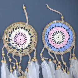 Attrape-rêves en macramé rose 12cm (couleurs aléatoires)