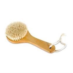 Body exfoliating brush with short handle