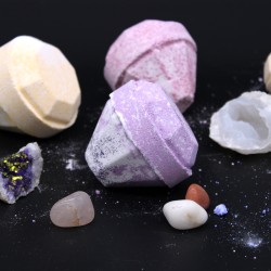 Gemstone Bath Bomb - White and Violet - 200gr.