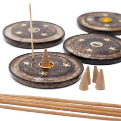 Round disc incense holder made of mango wood - 9cm - Cones & Incense