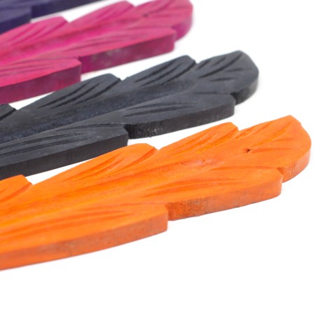 Porta incienso forma de hoja de colores madera de Mango - 1 unidad - color aleatorio - 24cm